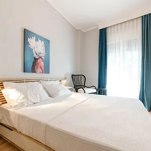 https://apt-city-pulse-tsimiski.hotelschalkidiki.net
